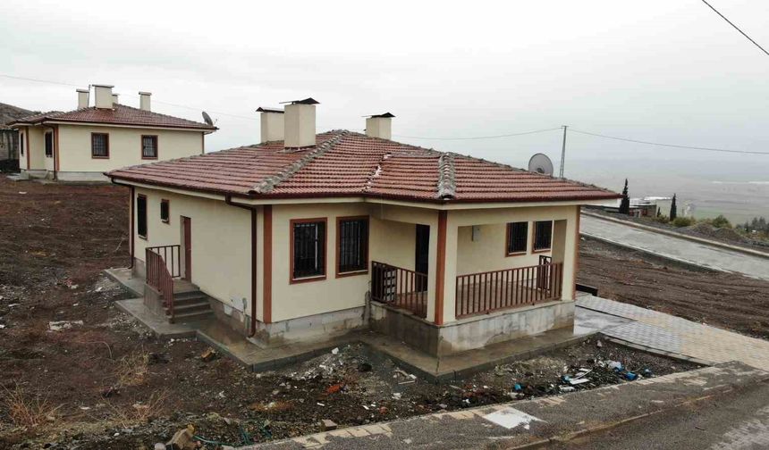 Depremzede vatandaş: 'Babamızın yapmadığını devletimiz yaptı'