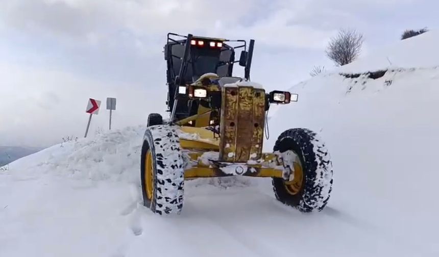 Elazığ'da kapalı 310 köy yolunda çalışmalar sürüyor