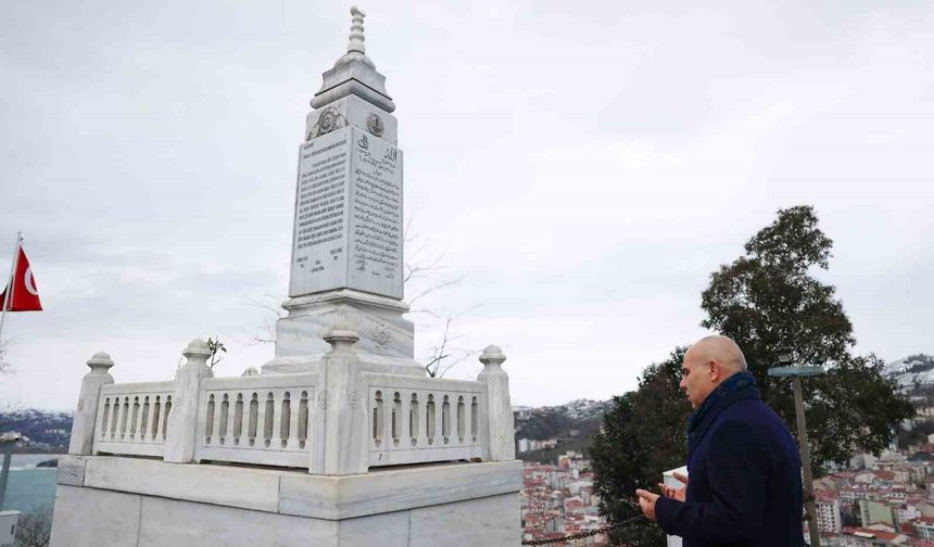 Giresun'un yeni valisi Mustafa Koç ilk ziyaretini Topal Osman Ağa'nın mezarına yaptı