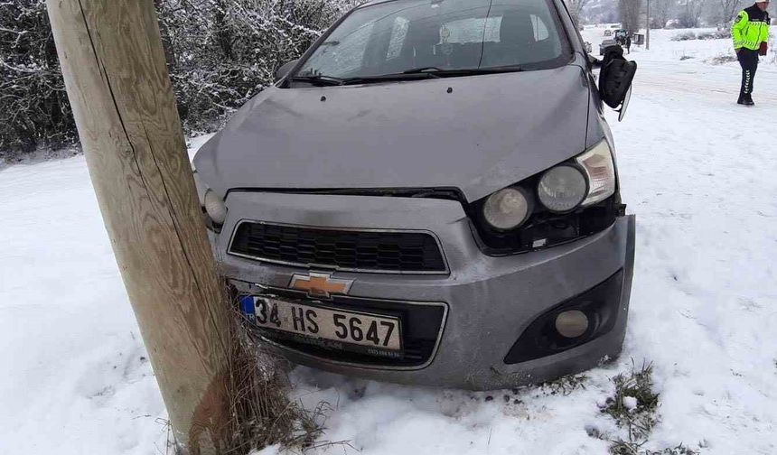 Göynük'te çalışan sağlık personelini taşıyan araç Mudurnu'da kaza yaptı