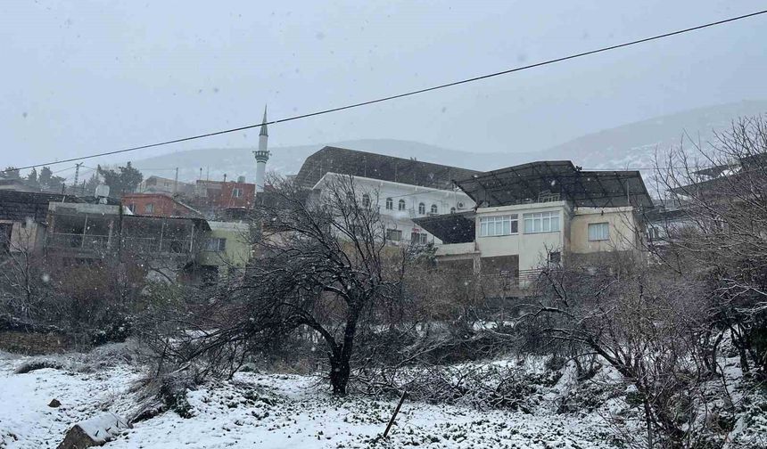 Hatay'da kar yağışı başladı