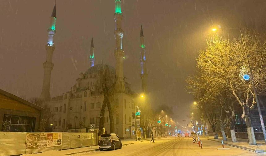 Iğdır'da kar yağışı etkisini sürdürüyor