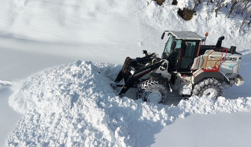 İl Özel İdaresi'nden Pülümür-Kocatepe yolunda yoğun mesai