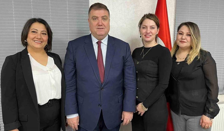 İzmir Şoförler Odası'ndan Türkiye'de bir ilk: 'Kadın Komisyonu' göreve başladı