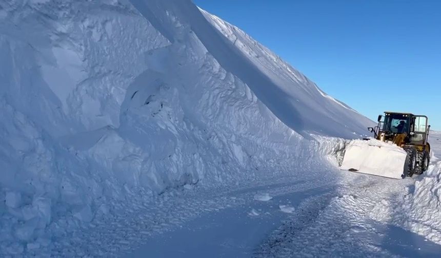 Kar kalınlığı 3 metreyi buldu