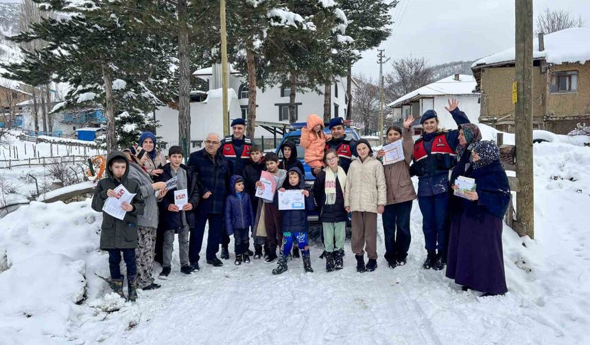 Karnelerini jandarma ekipleri ulaştırdı
