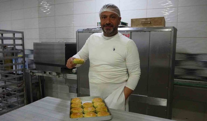 Kilis'te 37 yıllık ustadan 'burger tatlı'
