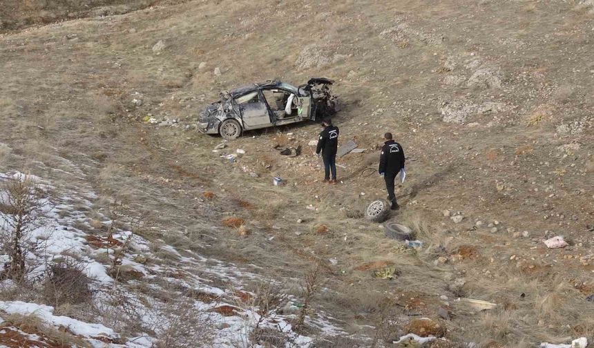 Malatya'da lastiği patlayan otomobil şarampole uçtu: 1 ölü, 2 yaralı