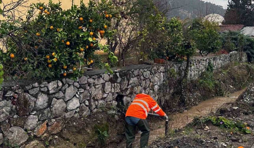 MUSKİ ekiplerinden yağmur mesaisi