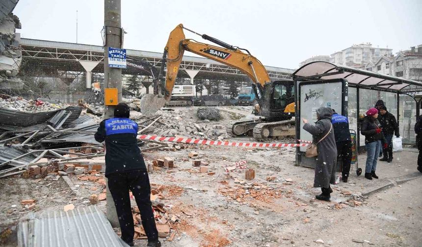 Pursaklar'da zabıta ekipleri sahada denetimlerini aralıksız sürdürüyor