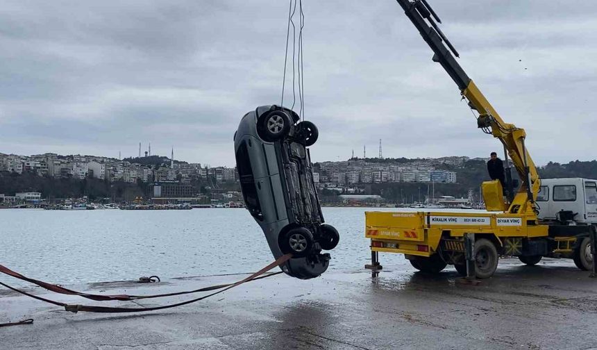 Şile Limanı'nda otomobil denize uçtu: Sürücü yaralı kurtarıldı