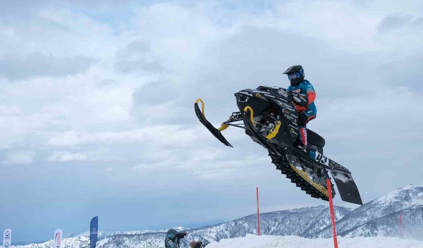 SNX Türkiye Dünya Kar Motosikleti Şampiyonası'nda ilk gün tamamlandı
