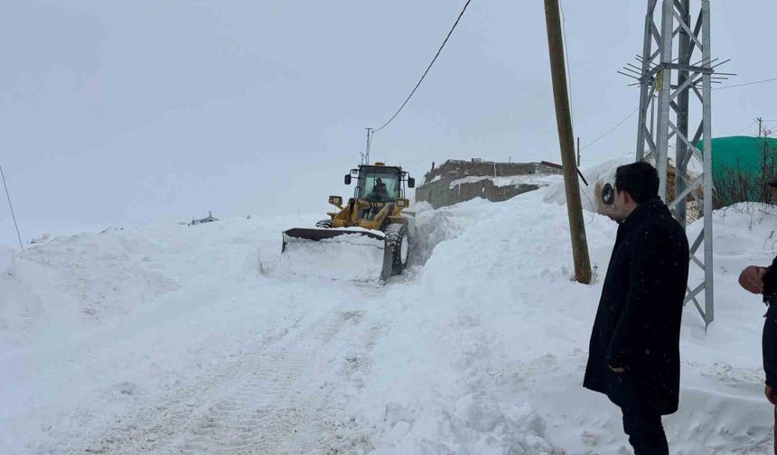 Susuz Kaymakamı Tutal, köylerde vatandaşlarla buluştu