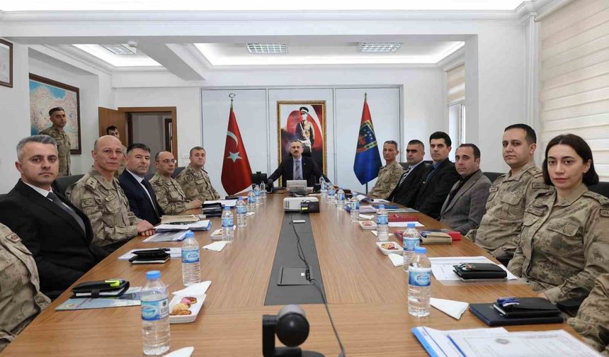 Vali Bozkurt, Ağrı'da kamu hizmetleri ve asayiş çalışmalarını değerlendirdi