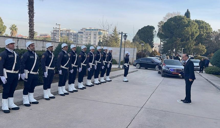 Vali Serdengeçti Osmaniye'de görevine başladı