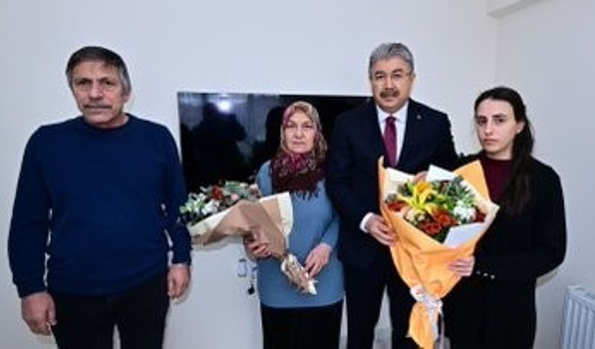 Vali Yılmaz'ın ilk ziyareti şehit ailesine oldu