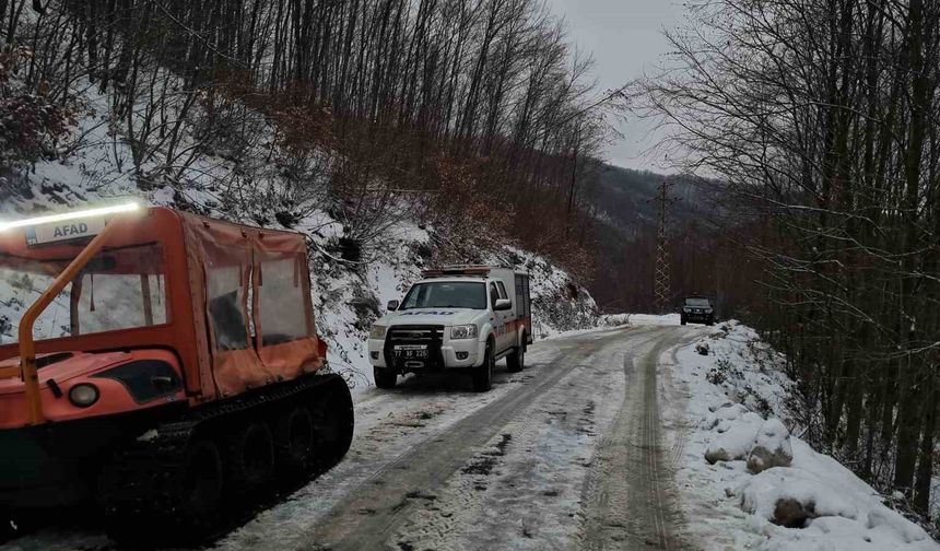 Yalova'da araçlarında mahsur kalan 35 kişi kurtarıldı