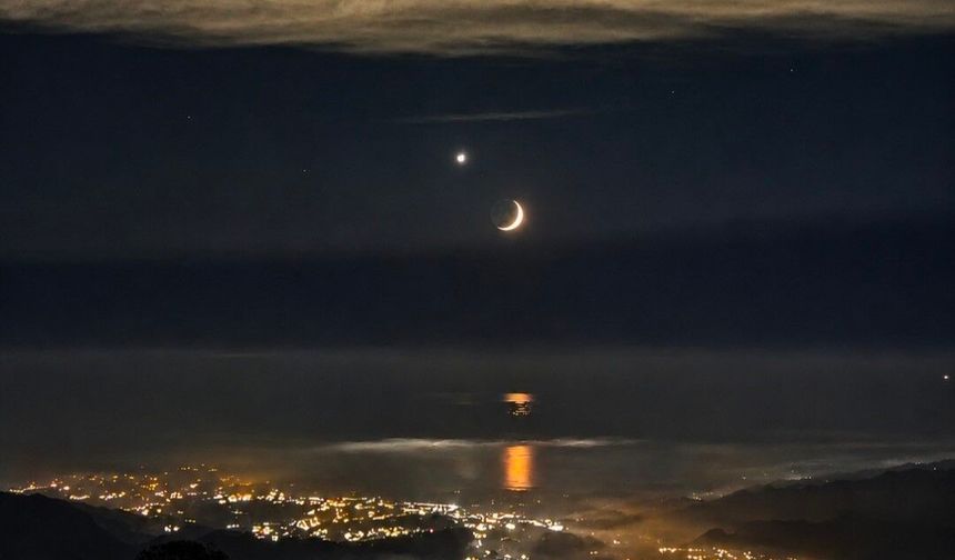 Rize semalarında ay yıldızlı eşsiz görüntü