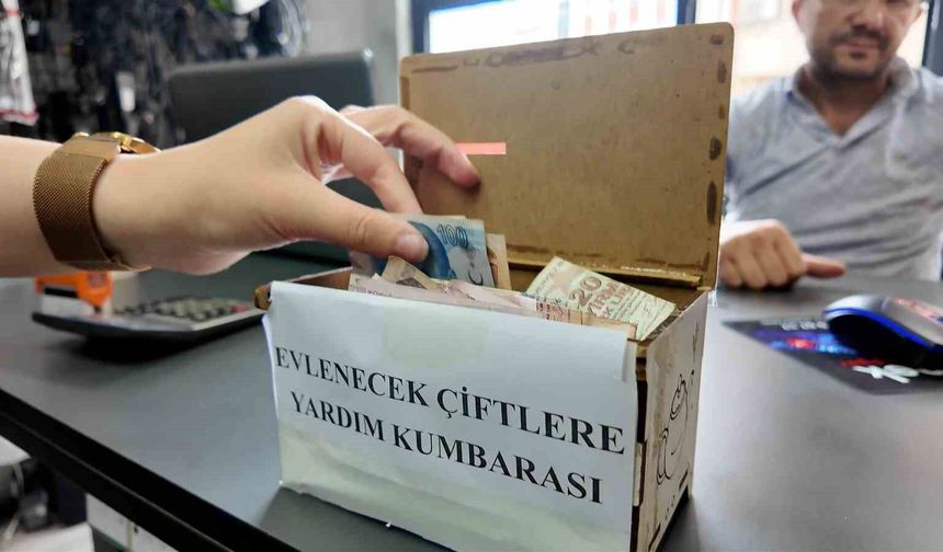Rize'de esnaftan yeni evlenecek çiftlere 'Kumbara' desteği