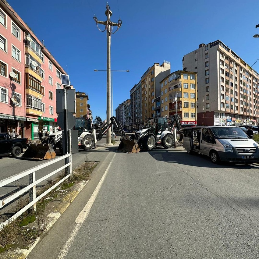 Taşkınlarla Gündeme Gelen Derede Köprüler Yenilenecek