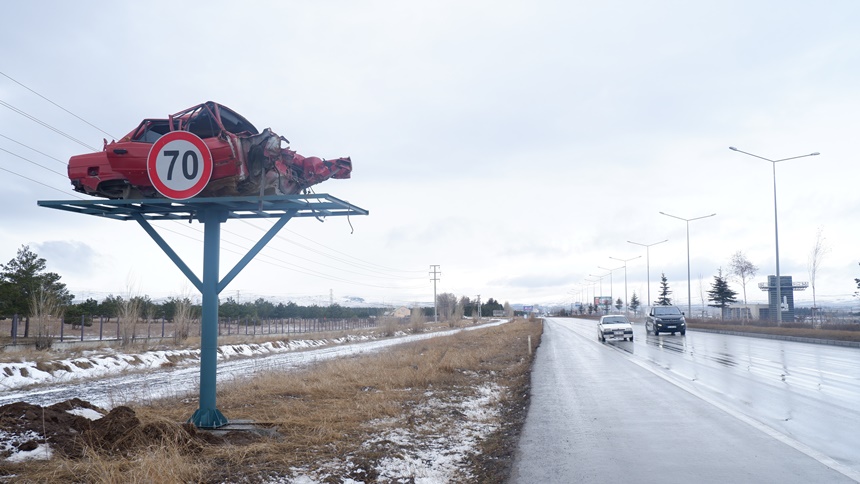 Güncel53003Erzurum'da Kazaları Önlemek Için İlginç Yöntem