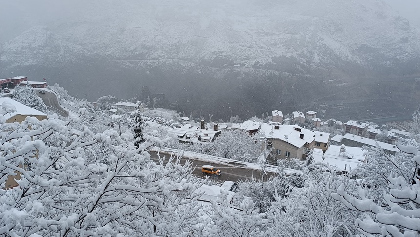 Güncel53007 Artvin'de Gece Itibaren Etkili Olan Yoğun Kar Yağışı Hayatı Olumsuz Etkiledi. 58 Köy Yolunun Ulaşıma Kapanırken, Kartpostalı Manzaralar Ortaya Çıktı.