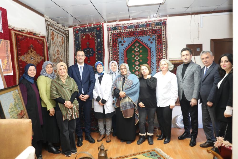 Trabzonlu Kadınlar Kültürlerini Motiflere Işliyor