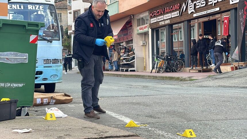 Aw166831 02Rize’de Sokak Ortasında Silahlı Ve Bıçaklı Kavga