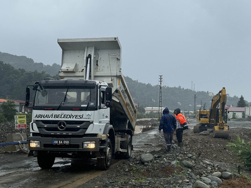 Aa 20240626 34974050 34974047 Artvinde Siddetli Yagis Etkili Olduartvin'de Şiddetli Yağış Hayatı Felç Etti