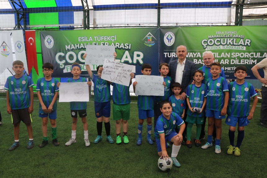 “Esi̇la Tüfekçi̇” Mahalleler Arasi Çocuklar Futbol Turnuvasi’’ Başladi5'Esila Tüfekçi' Mahalleler Arası Çocuklar Futbol Turnuvası' Başladı