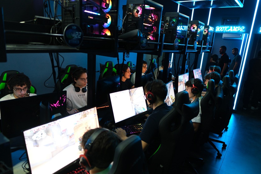 Güncel53002Rize'de Valorant Heyecanı Ödüllü E Spor Turnuvası Başladı