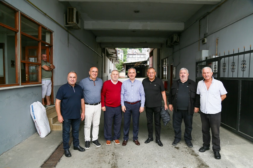 Güncel53539293511 1188734156622048 4522376982167244441 Nrize Belediye Başkanı Rahmi Metin Esnaf Ve Vatandaşlarla İstişarede Bulundu