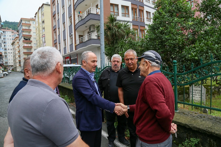 Güncel53539580664 1188733456622118 3450629036406330809 Nrize Belediye Başkanı Rahmi Metin Esnaf Ve Vatandaşlarla İstişarede Bulundu