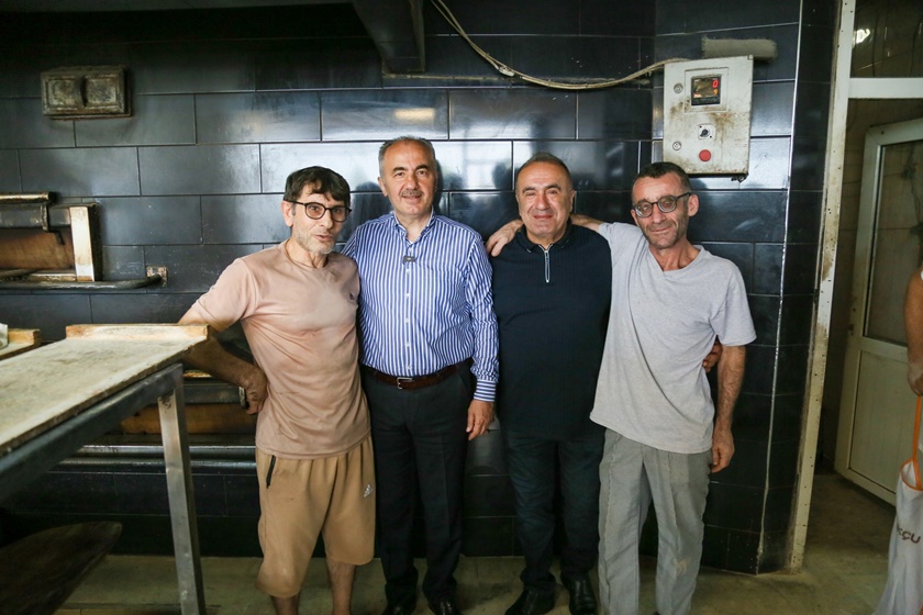 Güncel53539881966 1188734063288724 6456726365815108105 Nrize Belediye Başkanı Rahmi Metin Esnaf Ve Vatandaşlarla İstişarede Bulundu