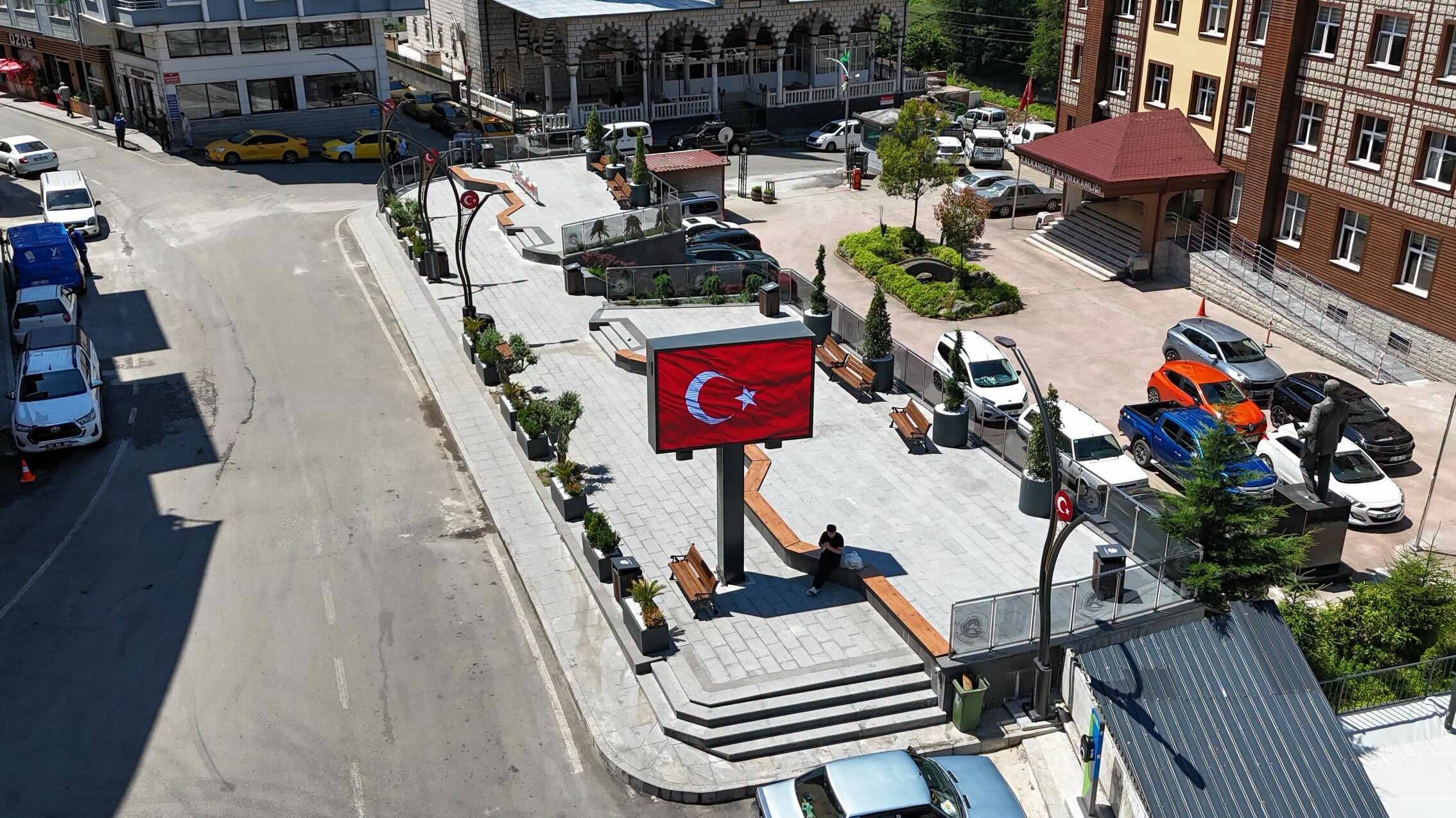 Kazım Cengiz Meydanı Kalkandere’nin Yeni Merkezi Oldu