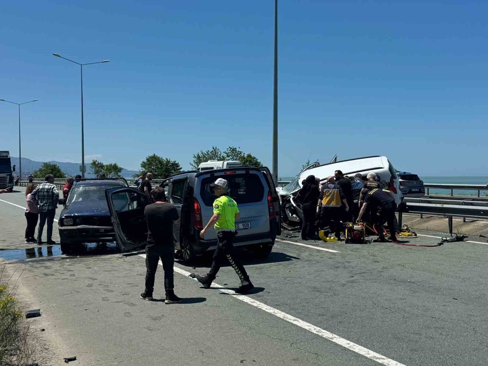 Rize'de ters yöne giren yaşlı sürücü kazaya neden oldu: 2 ölü, 3 yaralı