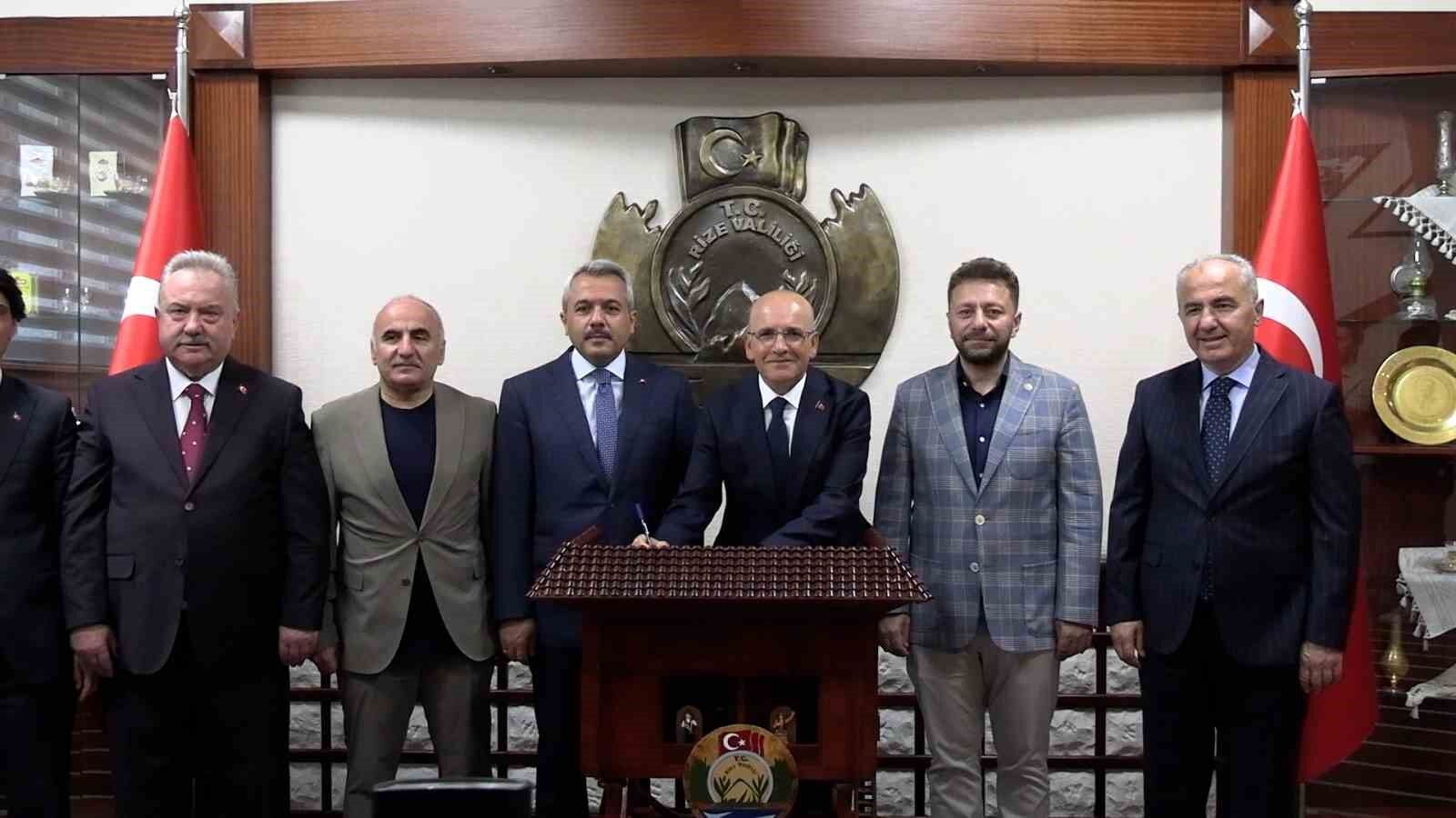 Bakan Şimşek Rize'de