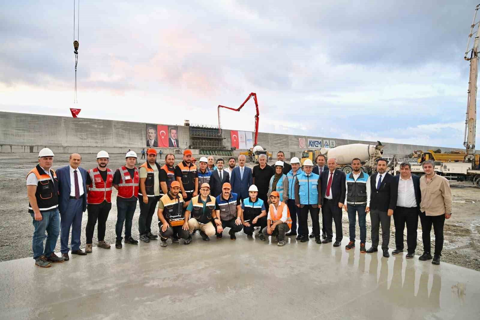 Bakan Uraloğlu: 'İyidere Lojistik Limanı Rize'nin geleceğine vurulan önemli bir mühürdür'