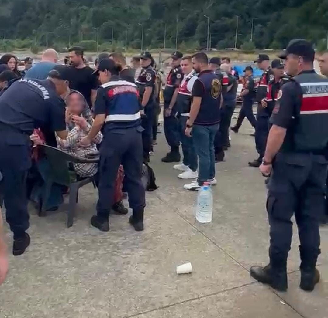 Rize'de Balıkçı köylülerinin kafes balıkçılığı tepkisi