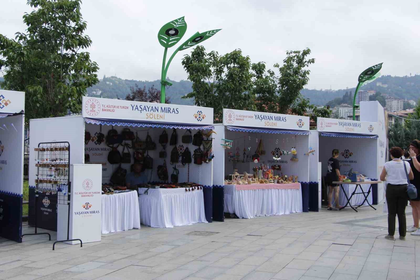 Rize'de 'Yaşayan Miras Şöleni' başladı